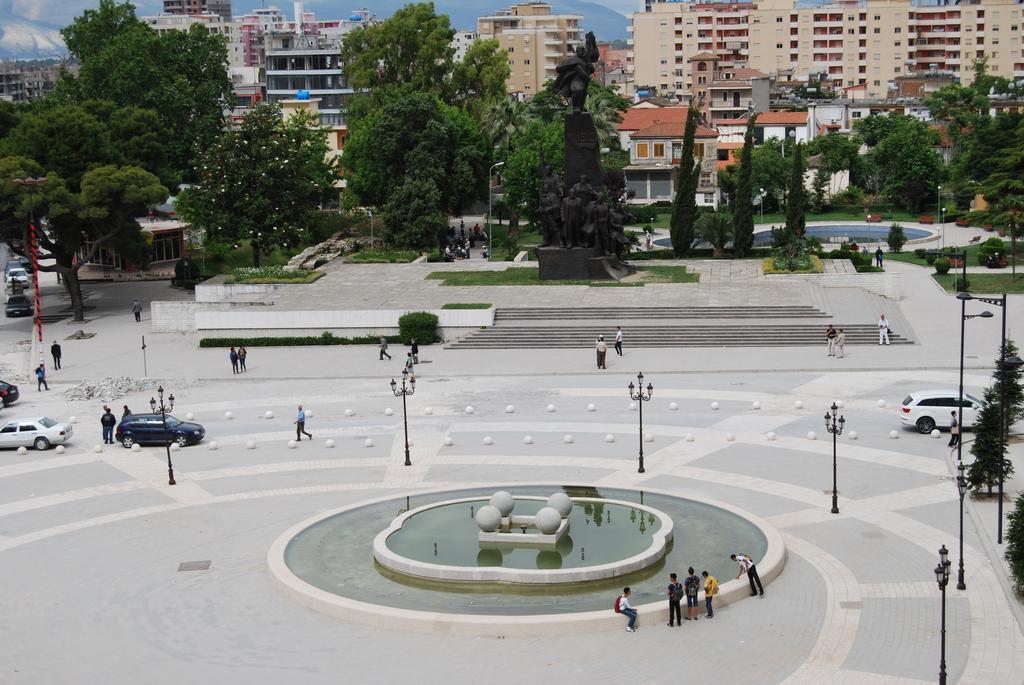 Hotel Vlora Екстериор снимка